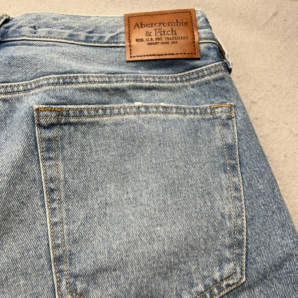 Abercrombie & Fitch Jeans Mens 33x32 Blue Baggy Relaxed Straight Leg Denim New